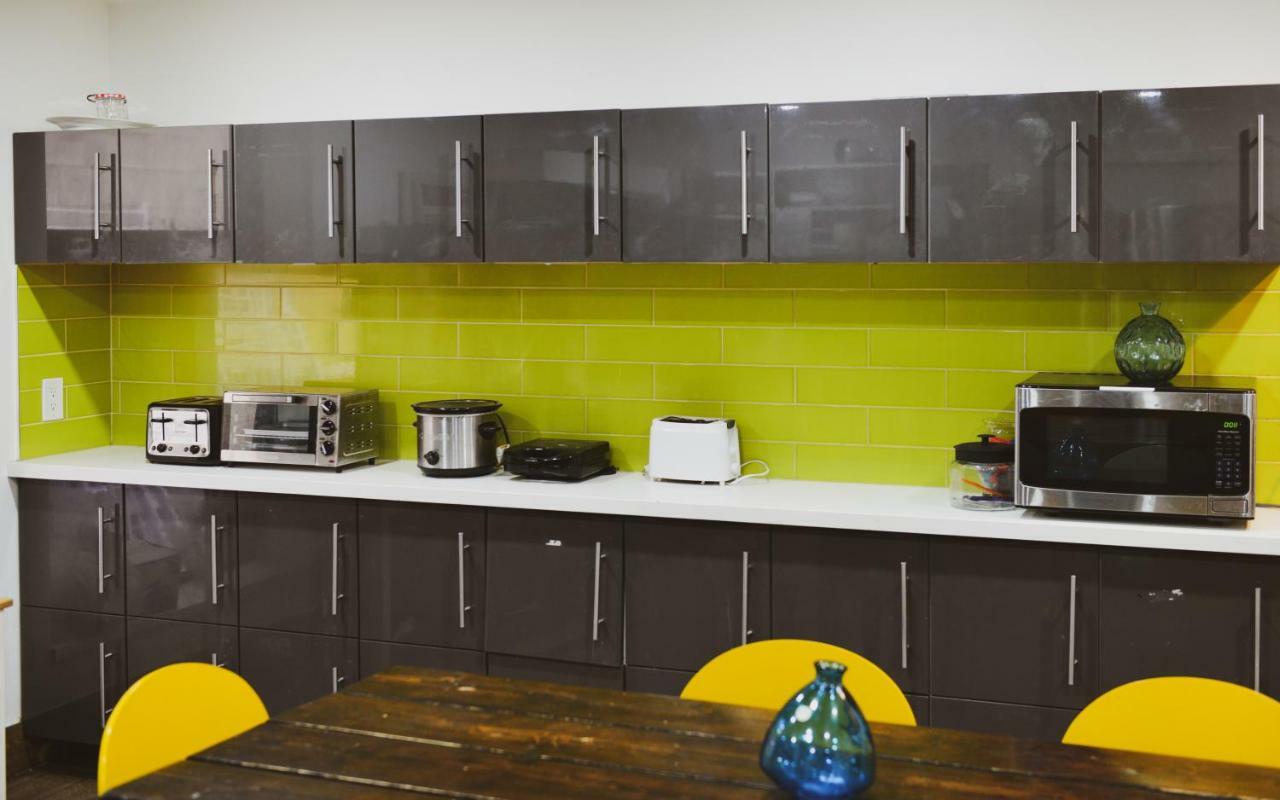 Хостел Kensington College Backpackers Торонто Экстерьер фото